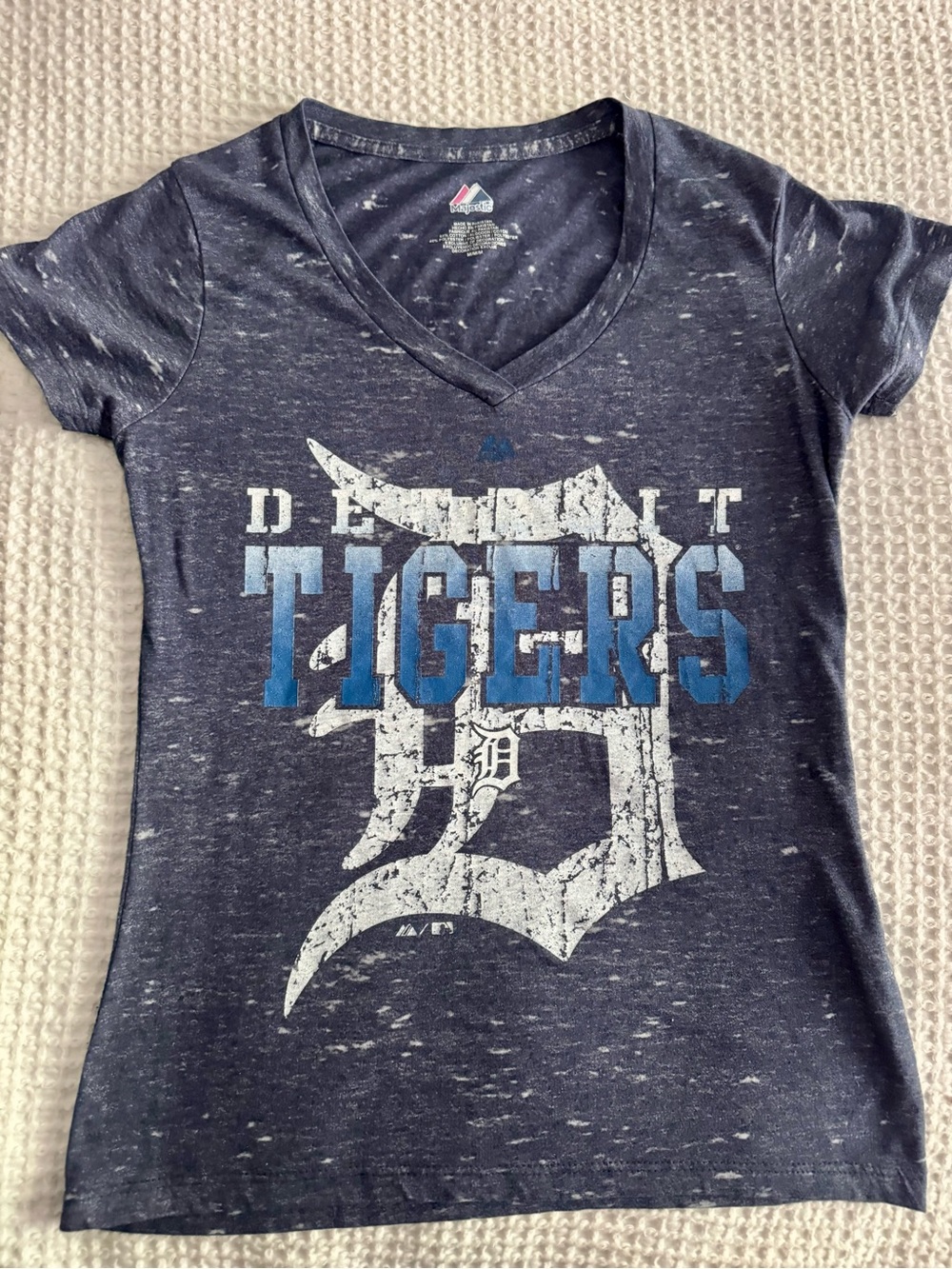 Detroit Tigers women’s Navy V-Neck T-Shirt